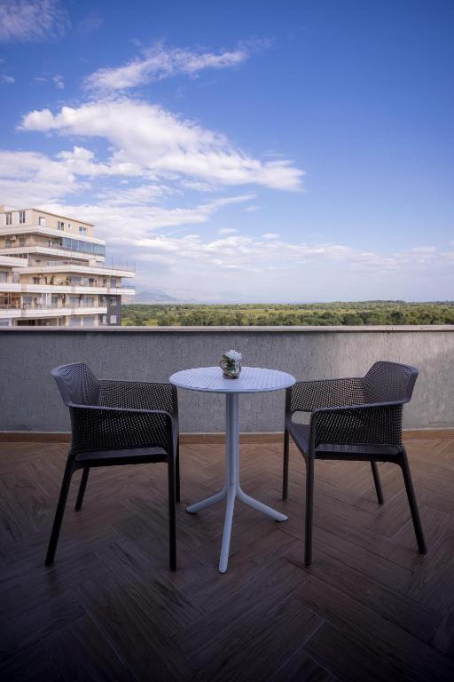 Sky Hotel Шкодер Екстер'єр фото
