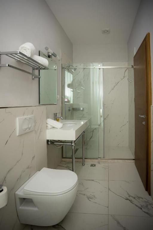 Sky Hotel Шкодер Екстер'єр фото
